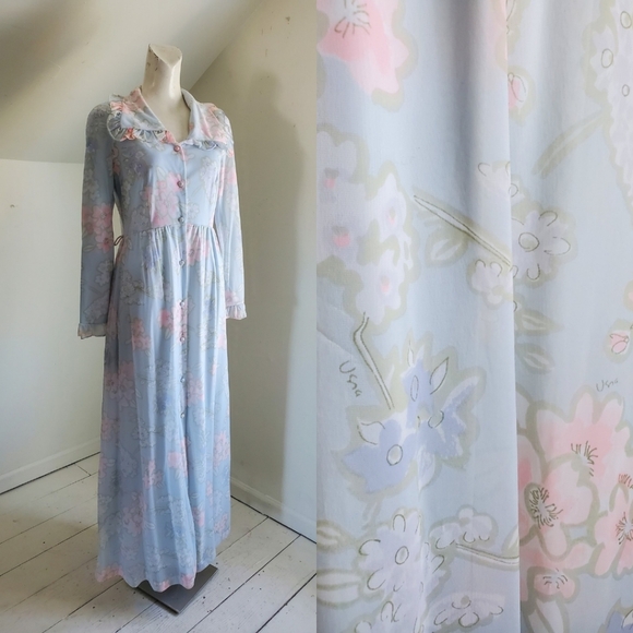 Vintage Dresses & Skirts - 60s 70s Vintage Vera Floral Print Long Sleeve Maxi House Dress